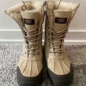 Woman’s Ugg Adirondack woman’s 6